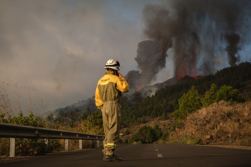 La Palma's Volcano: Dramatic Photos Capture Canary Island's